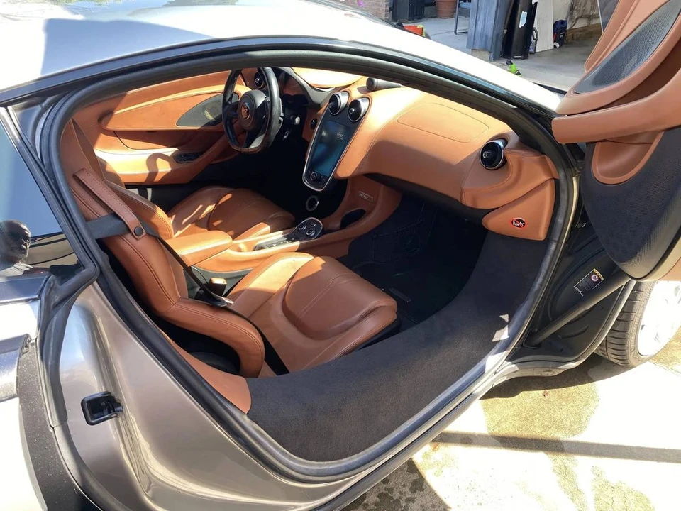 2016 McLaren 570S - Image 7 of 15