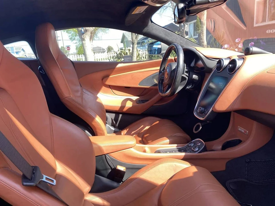 2016 McLaren 570S - Image 9 of 15