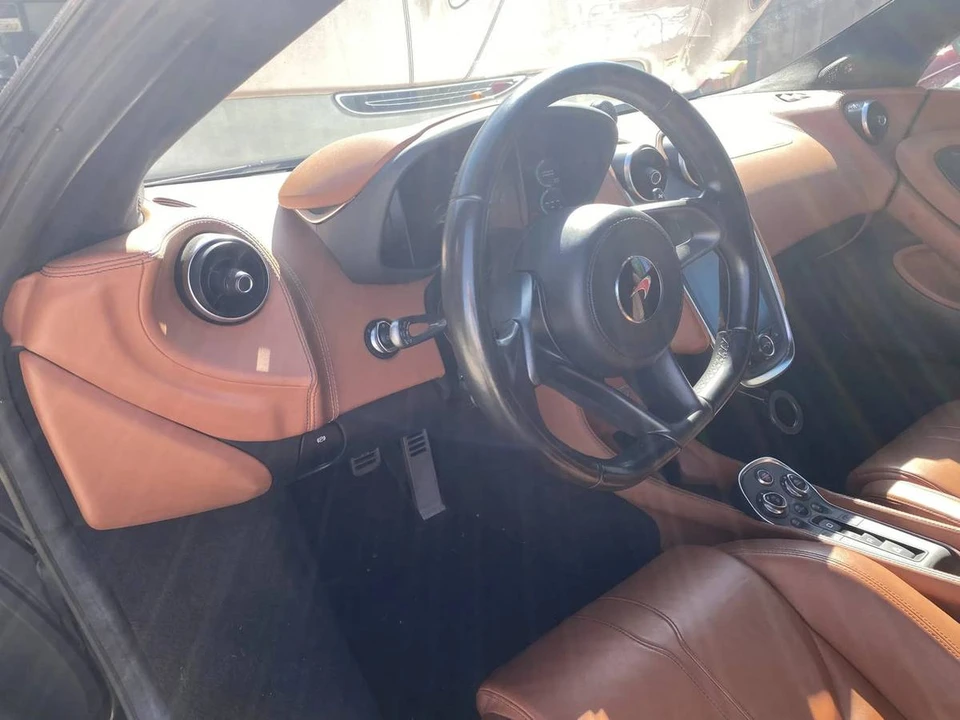 2016 McLaren 570S - Image 13 of 15
