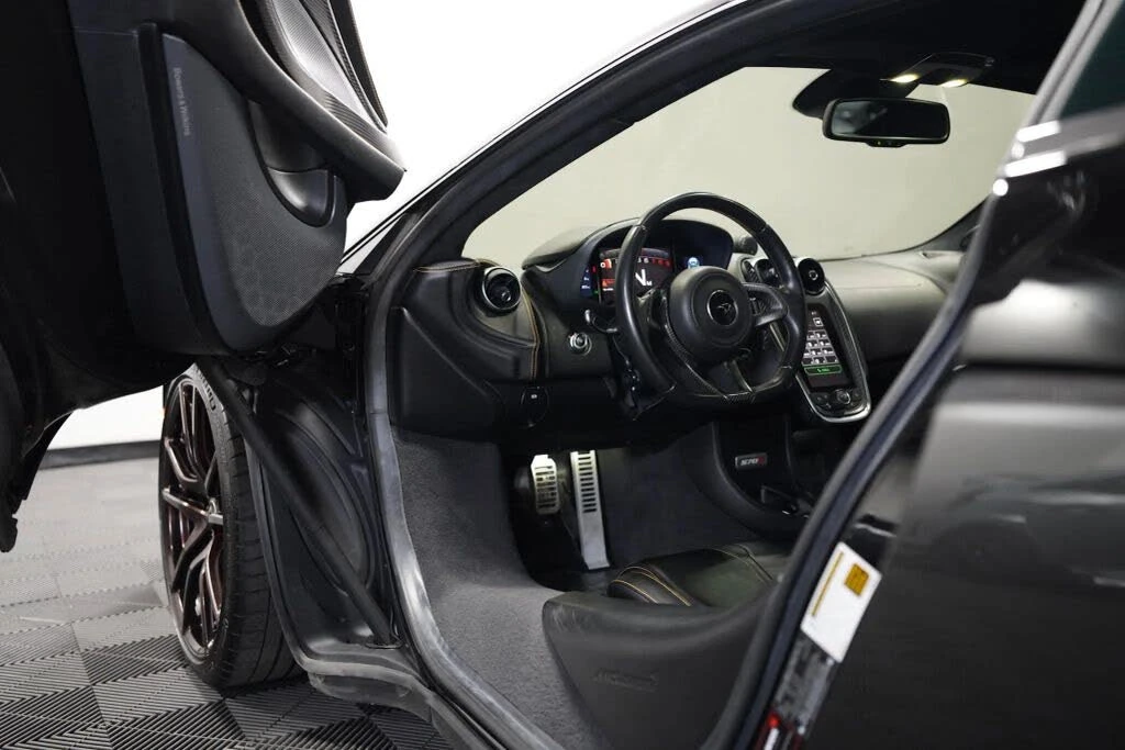 2016 McLaren 570S - Image 21 of 31