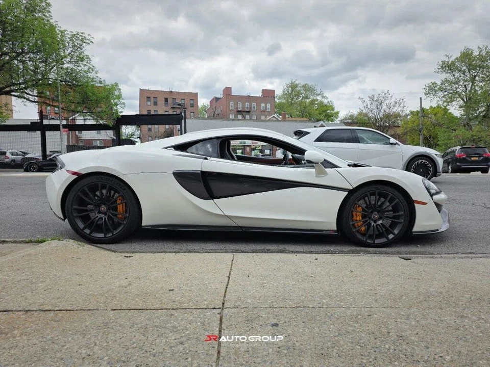 2016 McLaren 570S - Image 5 of 26