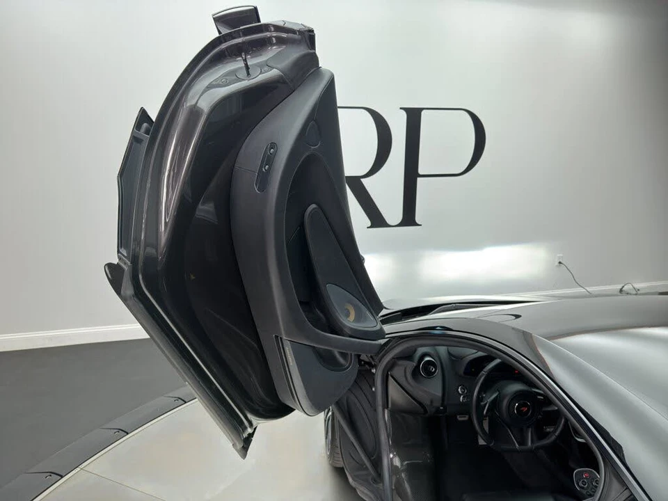2016 McLaren 570S - Image 16 of 25