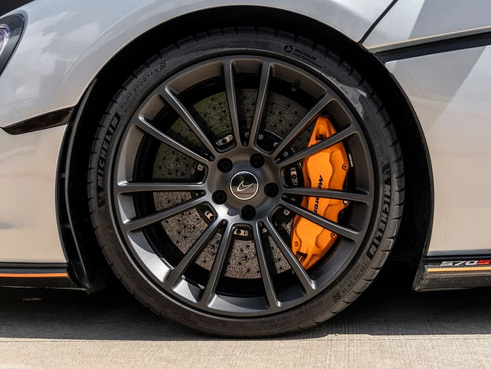 2016 McLaren 570S - Image 15 of 31