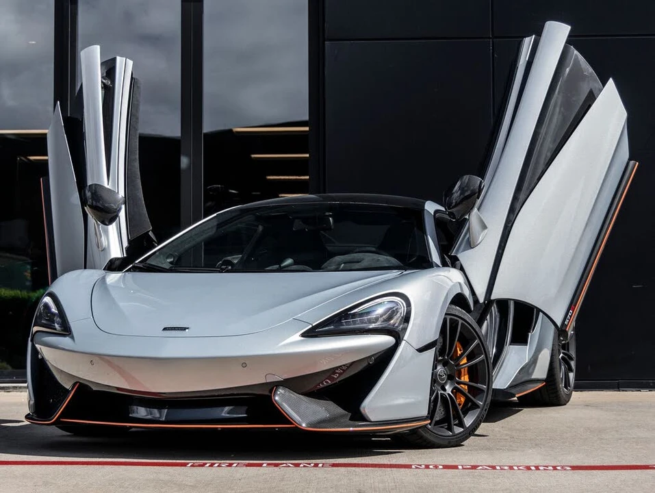2016 McLaren 570S - Image 2 of 31