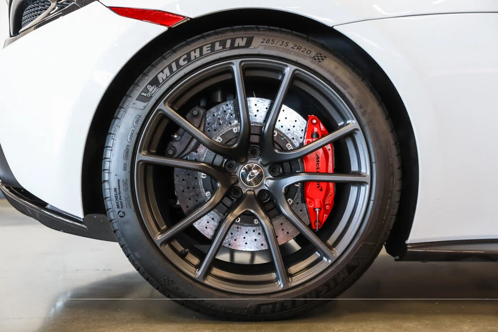 2016 McLaren 570S - Image 17 of 31