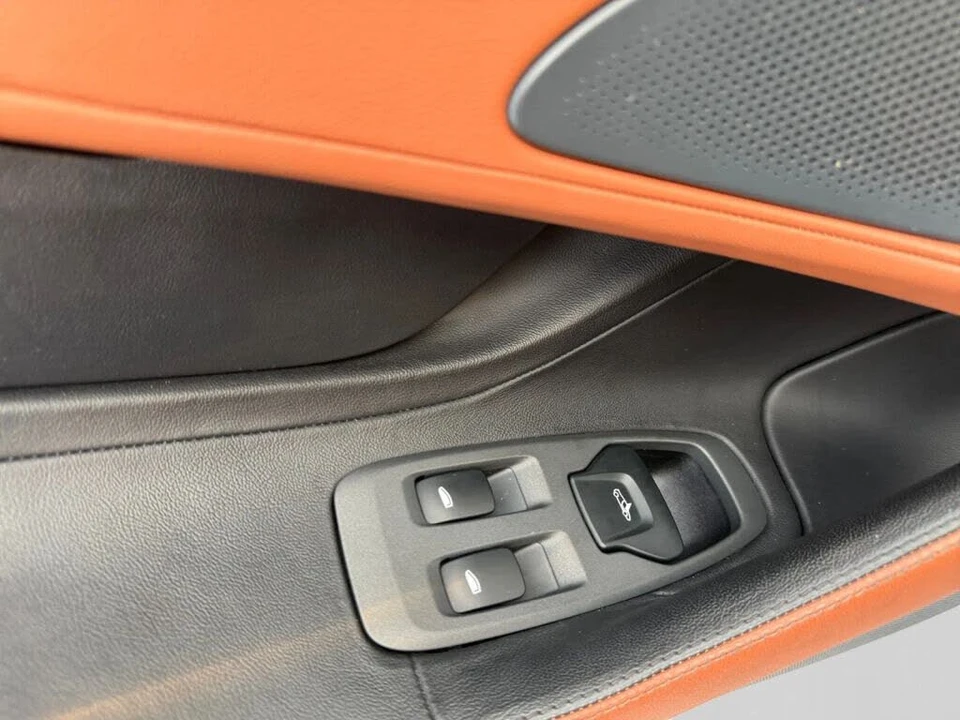 2016 McLaren 570S - Image 14 of 31