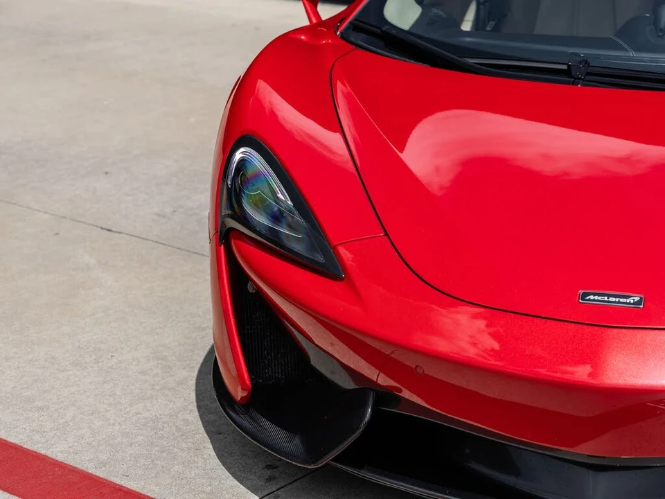 2016 McLaren 570S - Image 27 of 31
