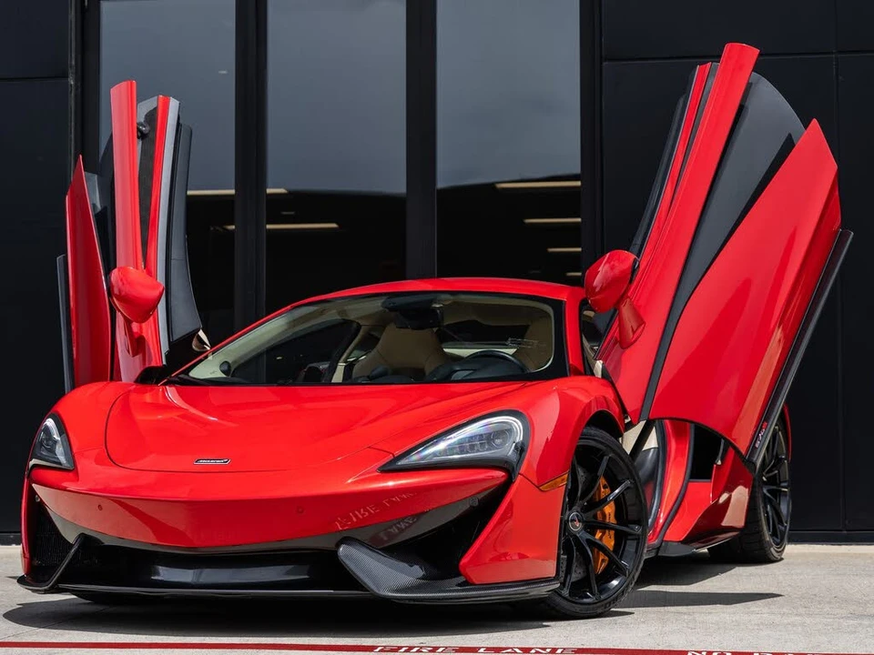 2016 McLaren 570S - Image 2 of 31