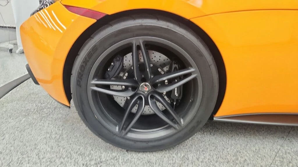 2016 McLaren 570S - Image 23 of 31