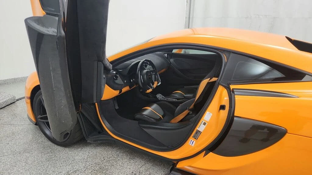 2016 McLaren 570S - Image 27 of 31