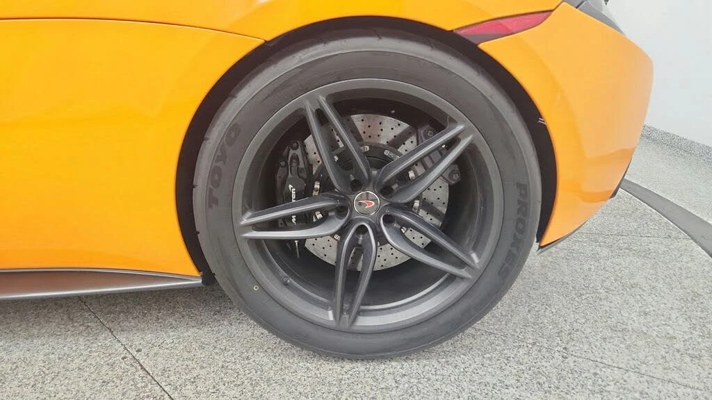2016 McLaren 570S - Image 15 of 31