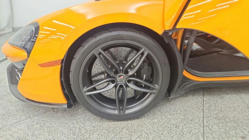 2016 McLaren 570S - Image 14 of 31