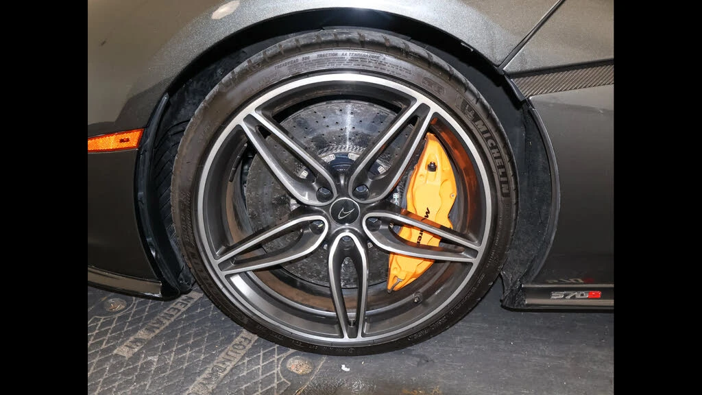 2016 McLaren 570S - Image 28 of 31