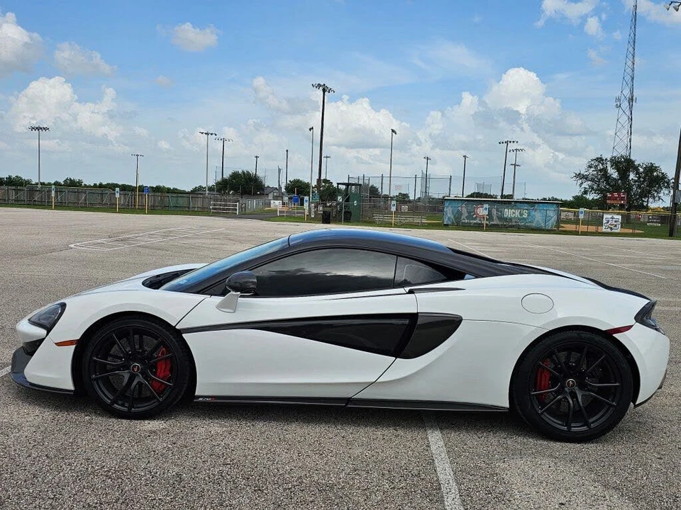 2016 McLaren 570S - Image 4 of 26