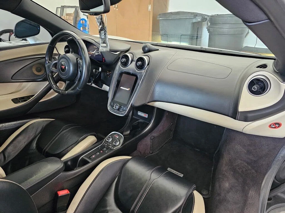 2016 McLaren 570S - Image 14 of 26