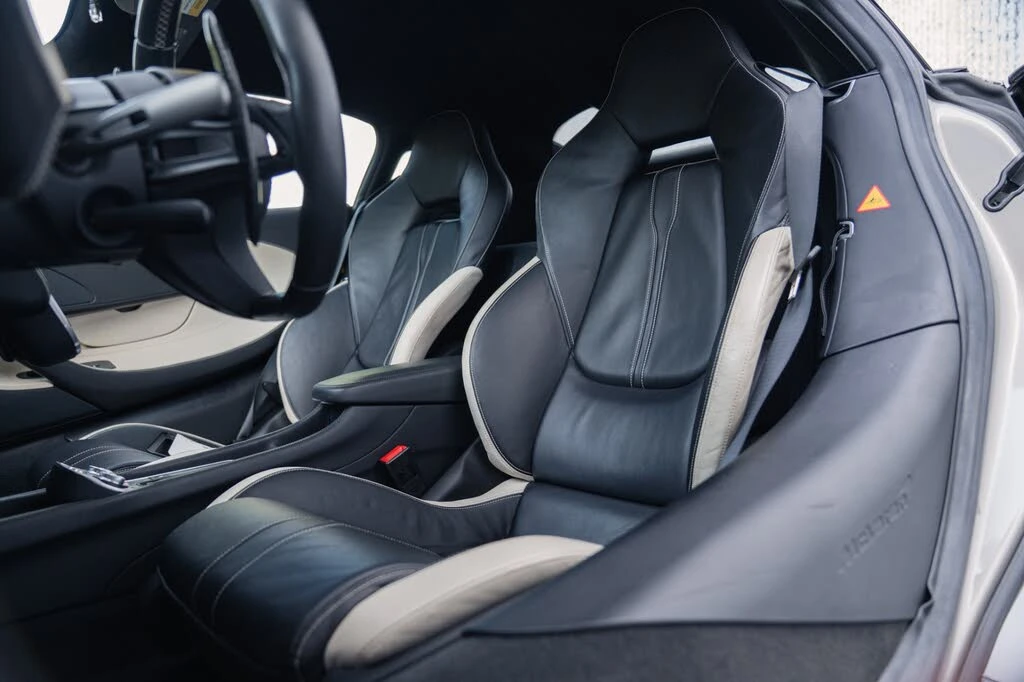 2016 McLaren 570S - Image 31 of 31