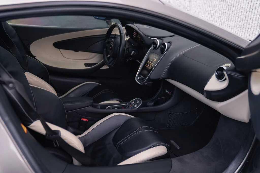 2016 McLaren 570S - Image 30 of 31