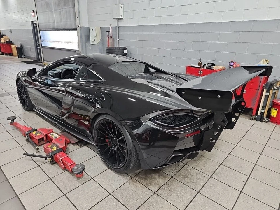 2016 McLaren 570S - Image 2 of 8