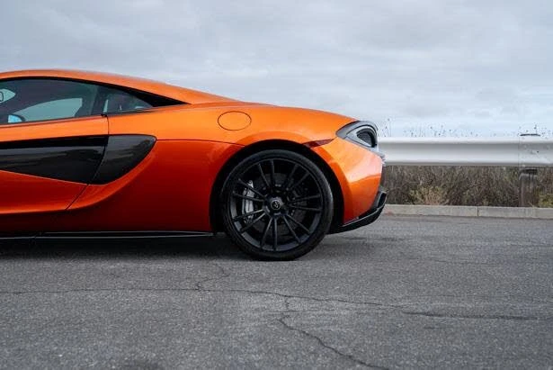 2016 McLaren 570S - Image 8 of 24