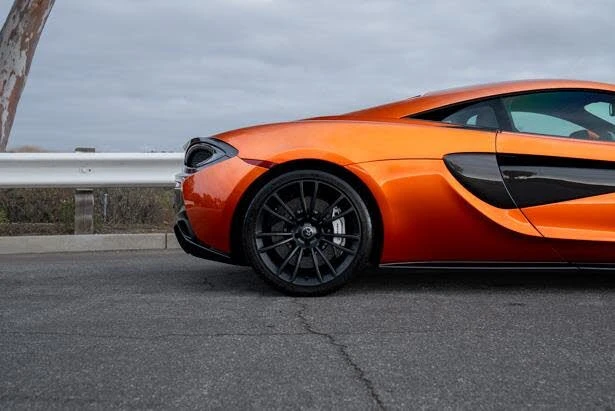 2016 McLaren 570S - Image 19 of 24
