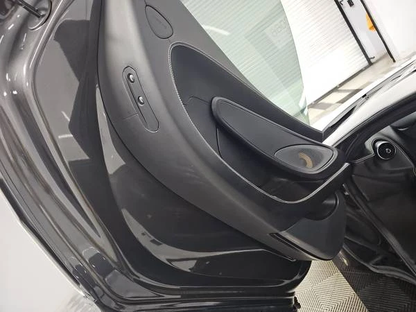 2016 McLaren 570S - Image 9 of 10