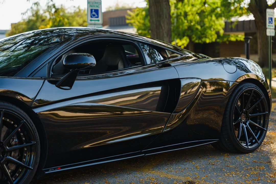 2016 McLaren 570S - Image 8 of 12