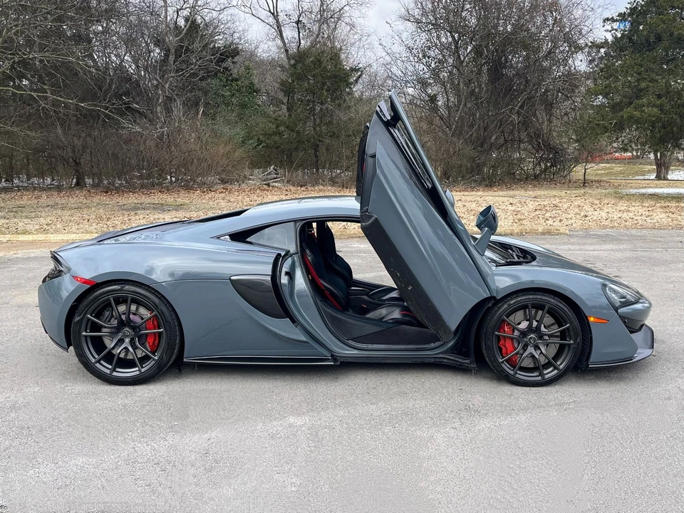 2016 McLaren 570S - Image 8 of 21
