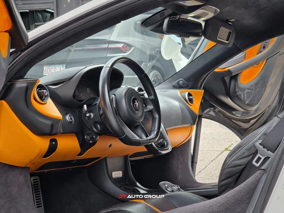 2016 McLaren 570S - Image 14 of 24