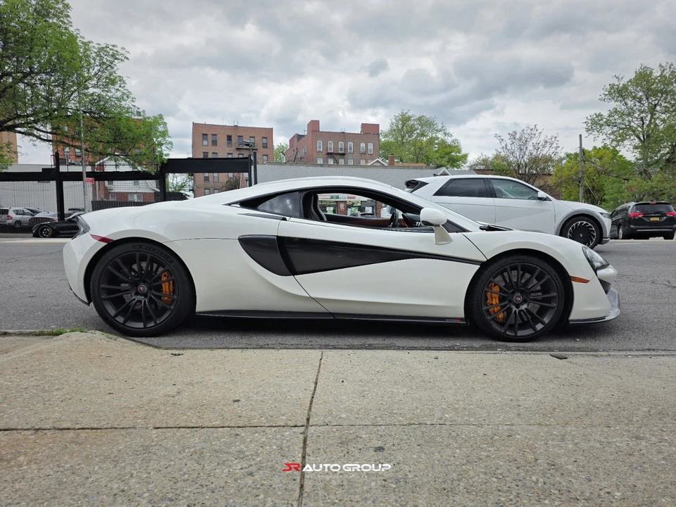 2016 McLaren 570S - Image 5 of 24