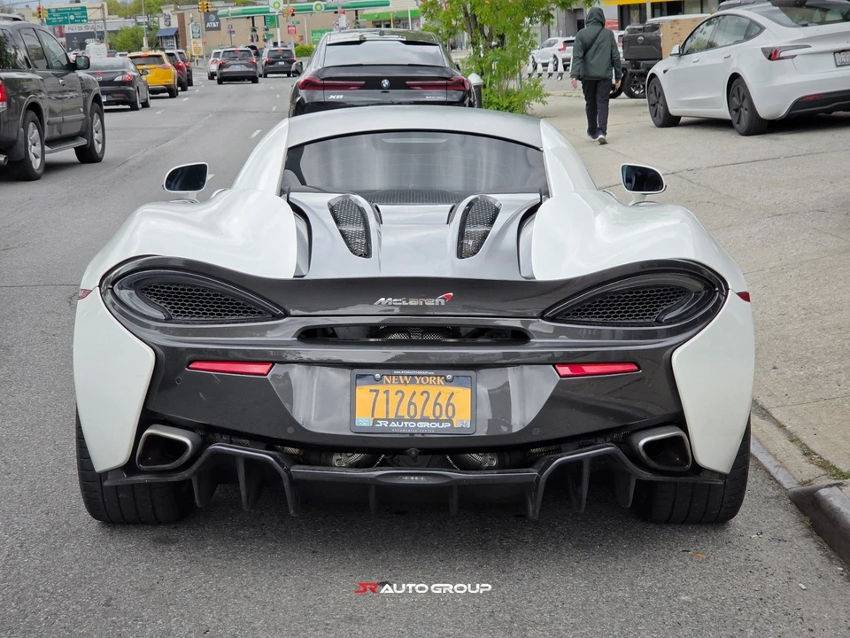 2016 McLaren 570S - Image 13 of 24