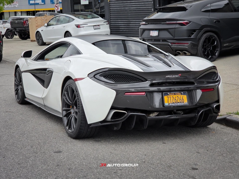 2016 McLaren 570S - Image 10 of 24