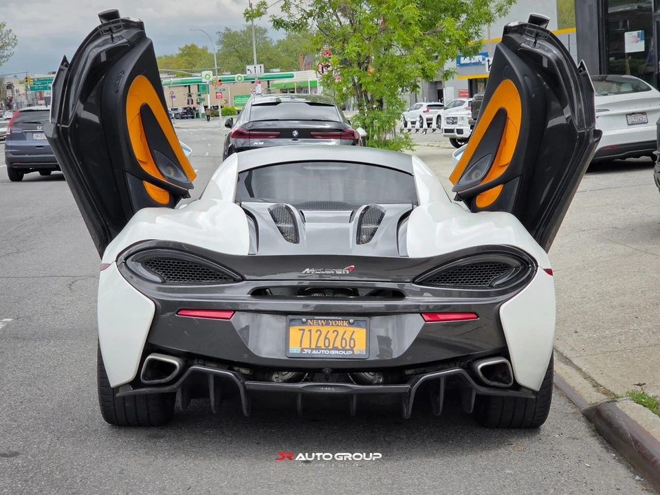 2016 McLaren 570S - Image 12 of 24