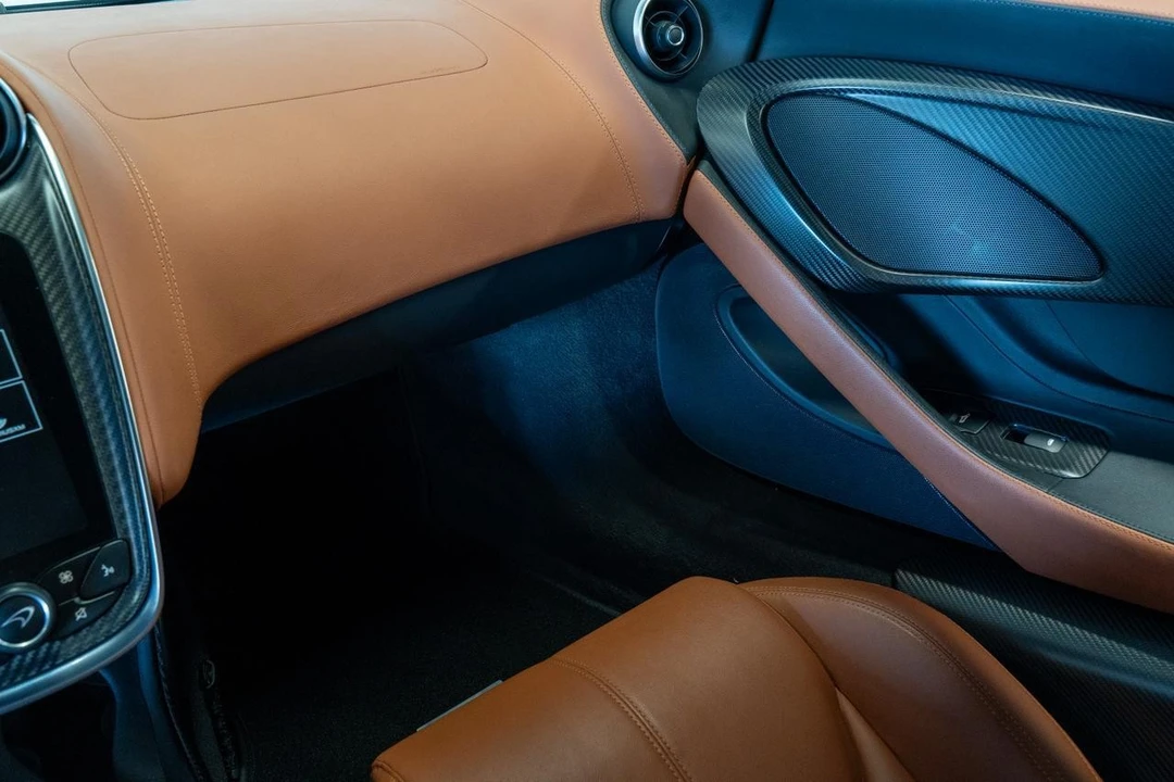 2016 McLaren 570S - Image 8 of 21