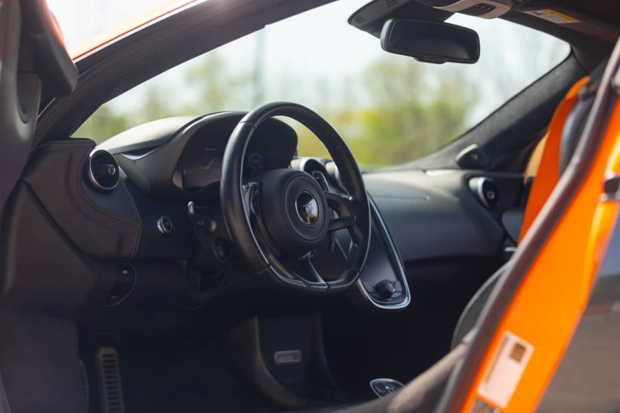 2016 McLaren 570S - Image 30 of 31