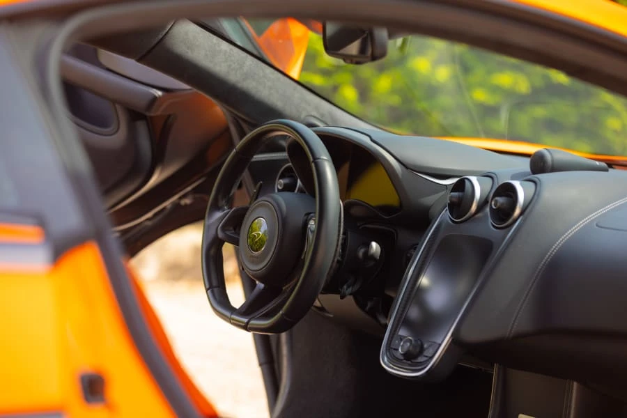 2016 McLaren 570S - Image 24 of 31