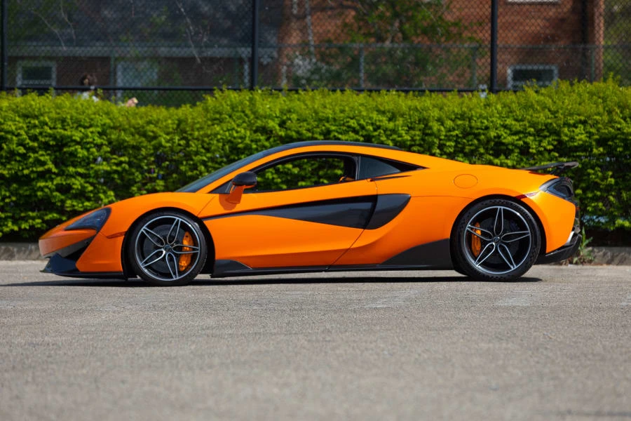 2016 McLaren 570S - Image 2 of 31