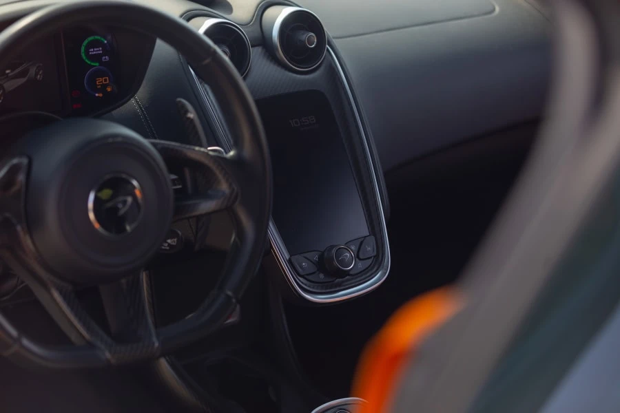 2016 McLaren 570S - Image 31 of 31