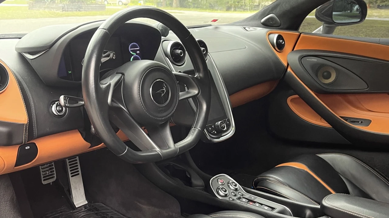 2016 McLaren 570S - Image 4 of 30