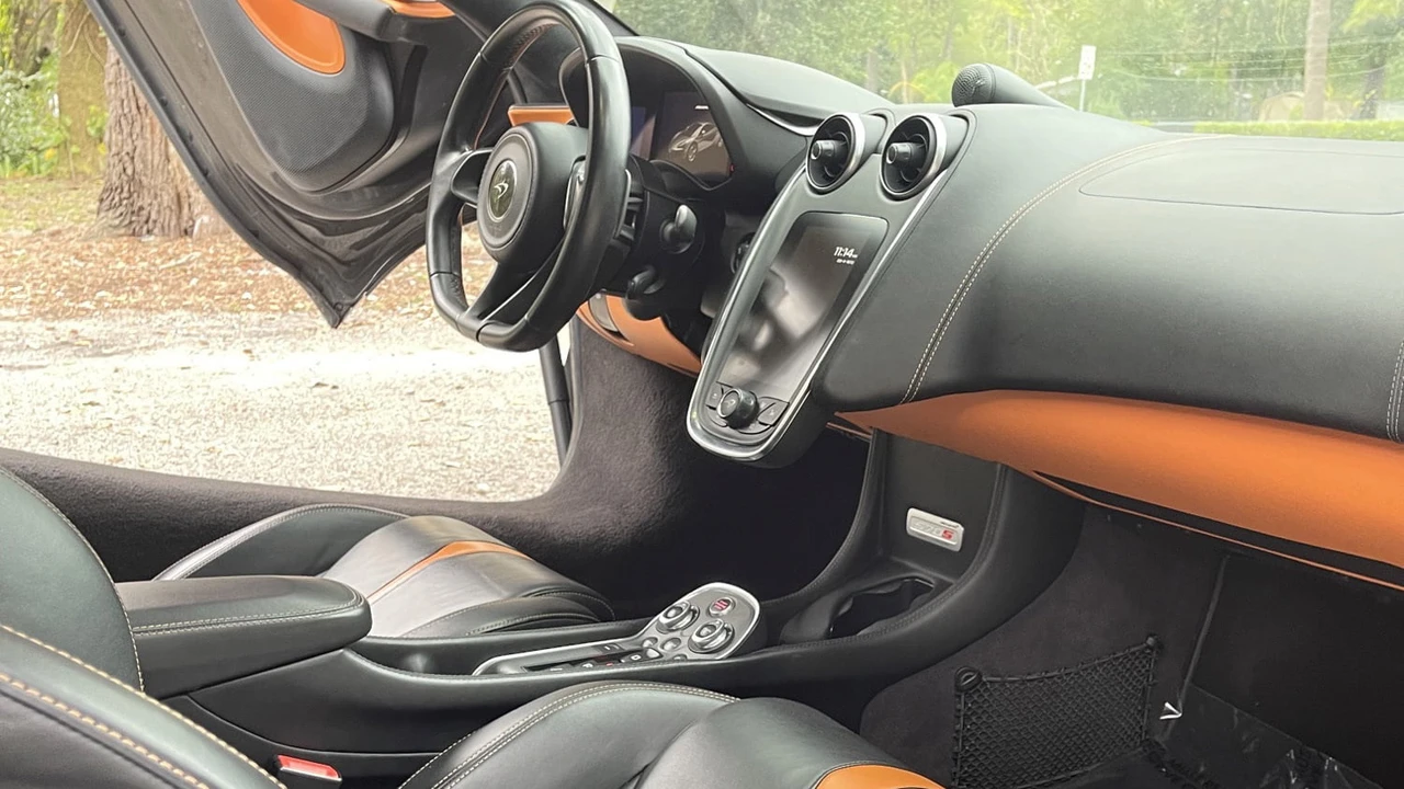 2016 McLaren 570S - Image 7 of 30