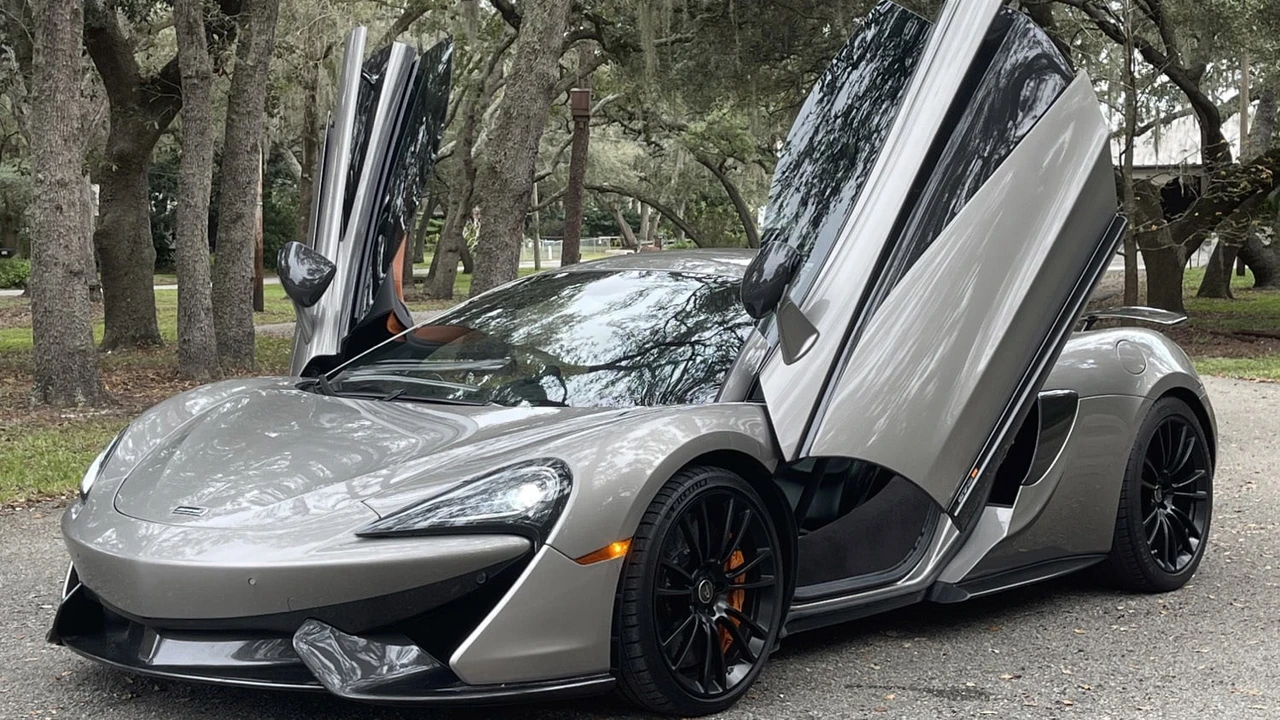 2016 McLaren 570S - Image 23 of 30