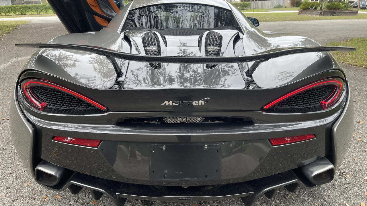 2016 McLaren 570S - Image 26 of 30