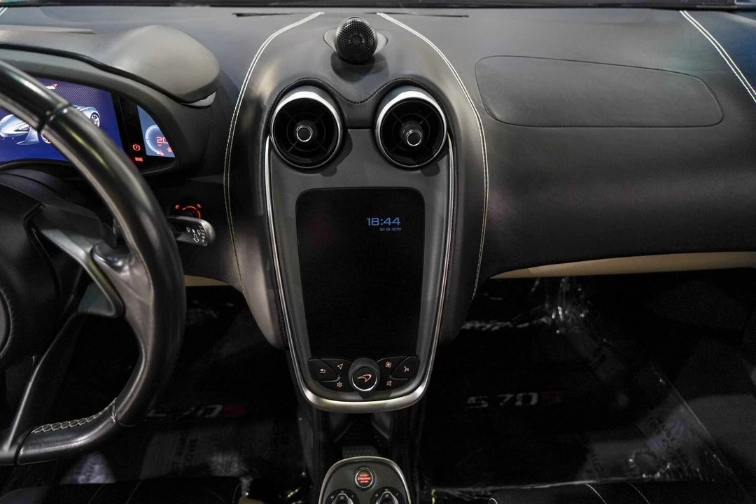 2016 McLaren 570S - Image 11 of 21
