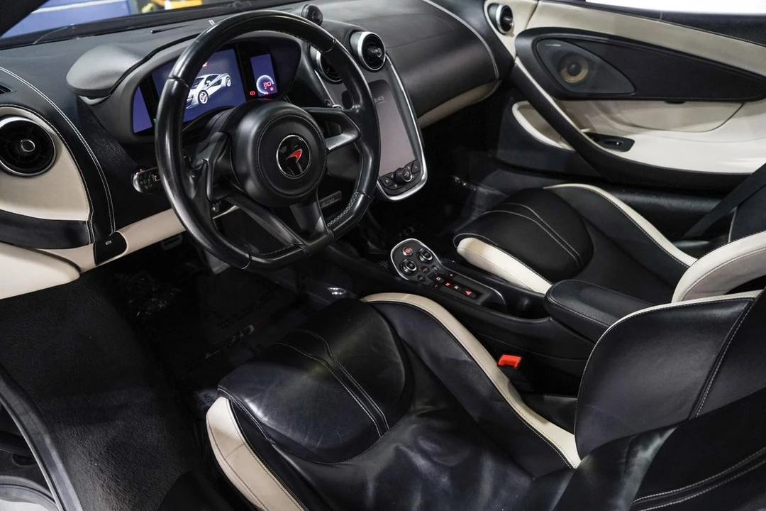 2016 McLaren 570S - Image 2 of 21