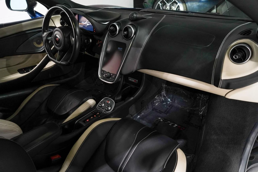 2016 McLaren 570S - Image 16 of 21