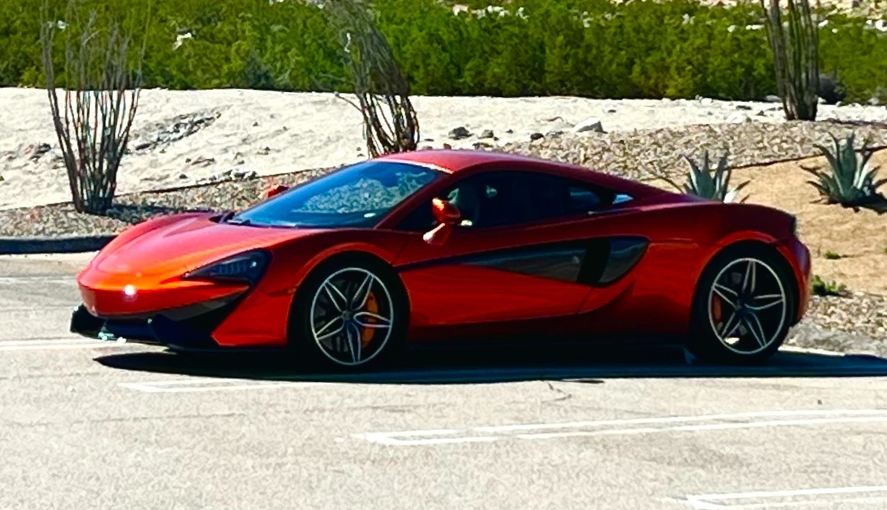2016 McLaren 570S - Image 7 of 7