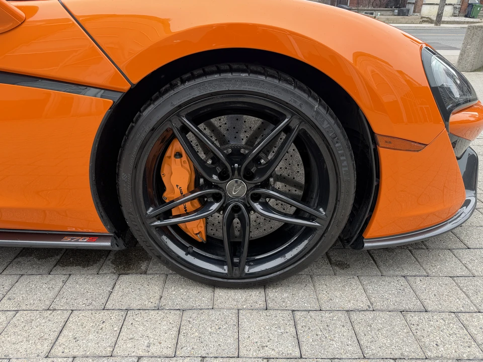 2016 McLaren 570S - Image 16 of 31