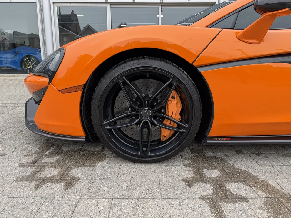 2016 McLaren 570S - Image 13 of 31