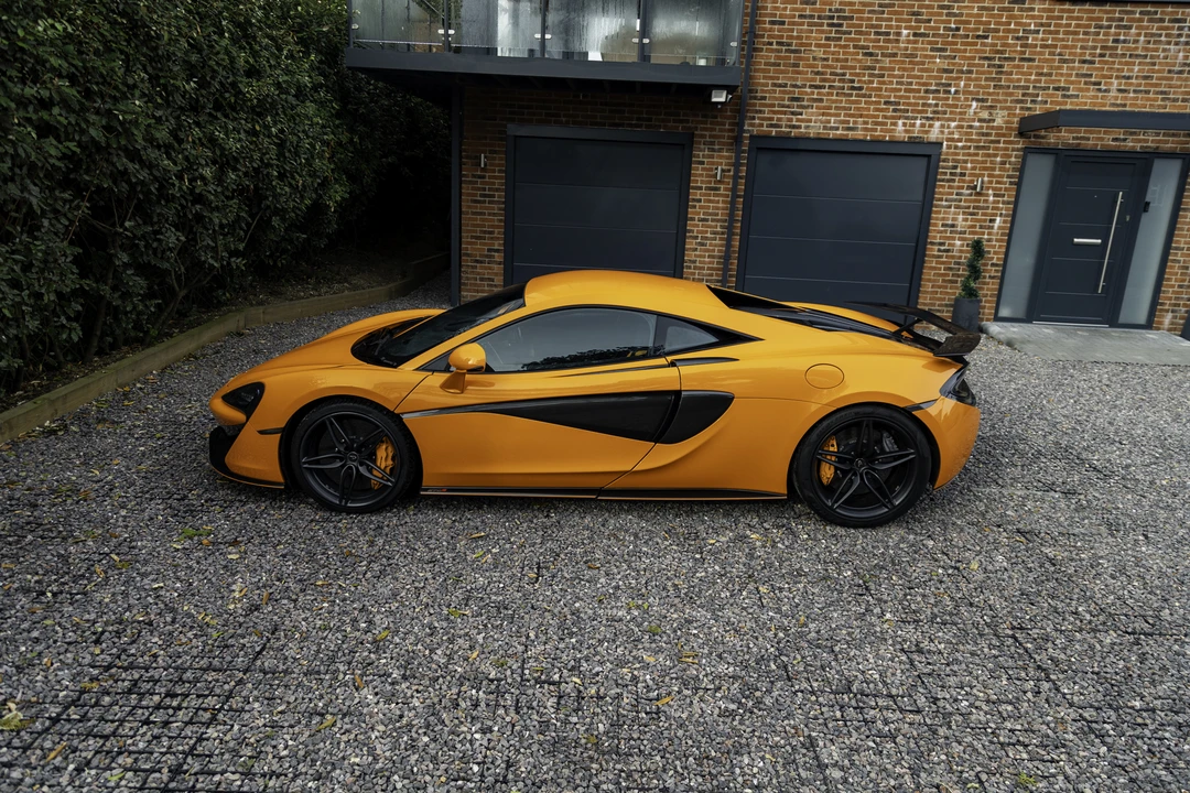 2016 McLaren 570S - Image 17 of 31