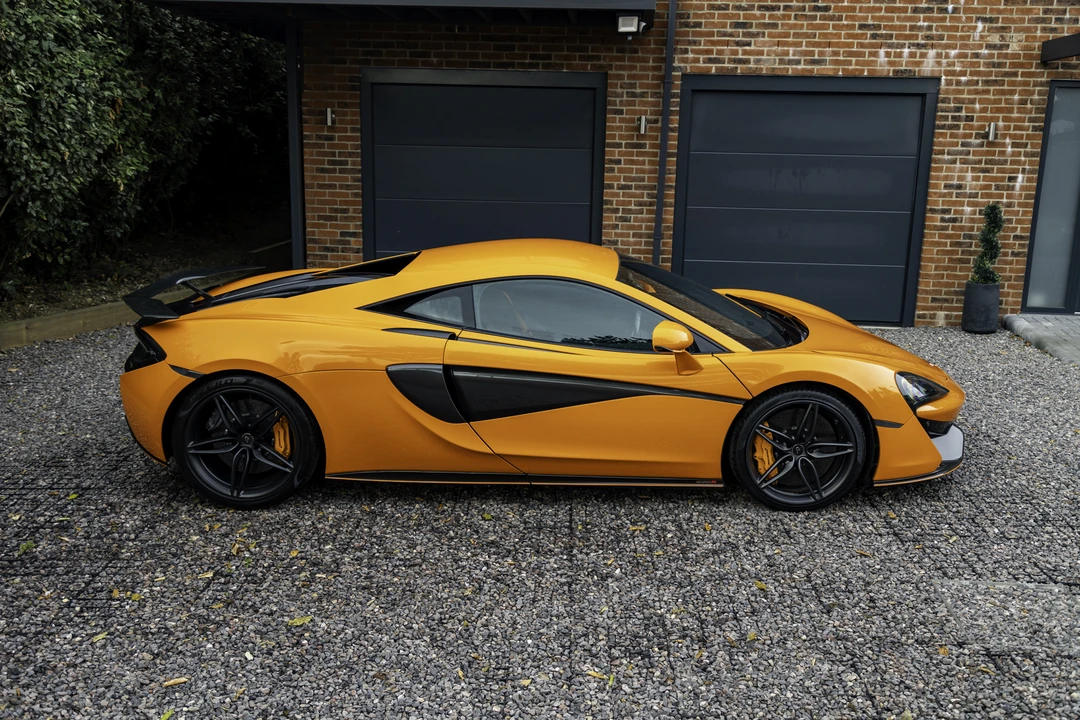 2016 McLaren 570S - Image 13 of 31