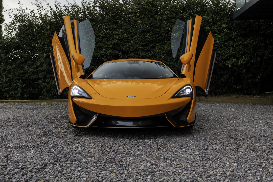 2016 McLaren 570S - Image 20 of 31